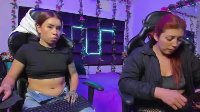 Image 12 of hornyy_mom Stream on Chaturbate on 28 days ago