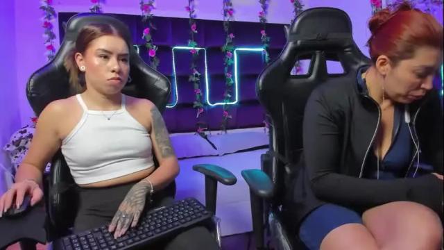Image 12 of hornyy_mom Stream on Chaturbate on 26 days ago