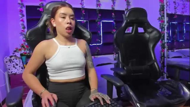 Image 8 of hornyy_mom Stream on Chaturbate on 26 days ago