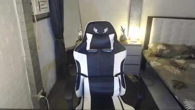 Image 6 of hornyyna02 Stream on Chaturbate on 14 months ago