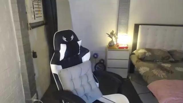 Image 12 of hornyyna02 Stream on Chaturbate on 13 months ago