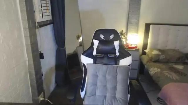 Image 10 of hornyyna02 Stream on Chaturbate on 13 months ago