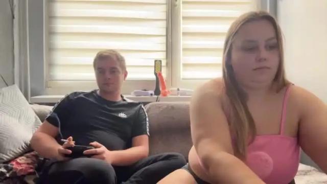 Image 4 of hot___________couple Stream on Chaturbate on 17 months ago