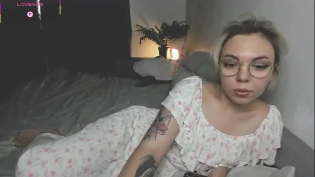 Image 4 of hot_babayaga Stream on Chaturbate on 21 days ago