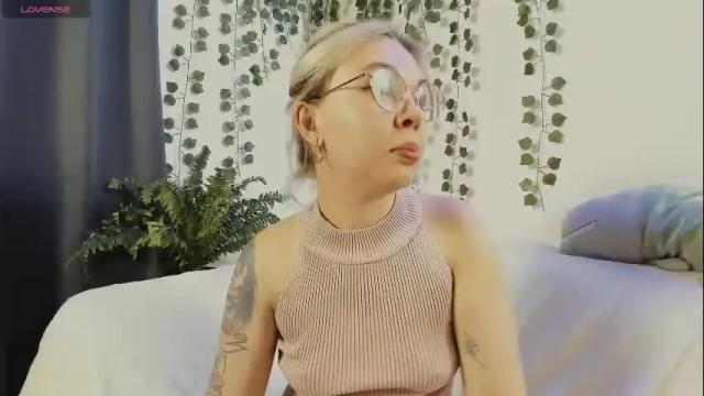 Image 2 of hot_babayaga Stream on Chaturbate on 12 days ago
