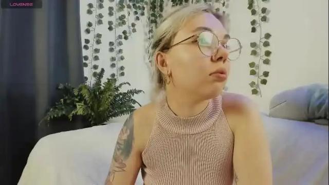 Image 4 of hot_babayaga Stream on Chaturbate on 12 days ago