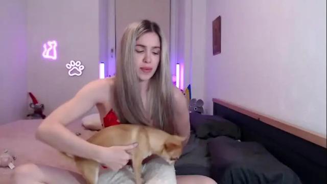Image 8 of hot_berry69 Stream on Chaturbate on 1 month ago