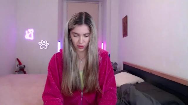 Image 11 of hot_berry69 Stream on Chaturbate on 1 month ago