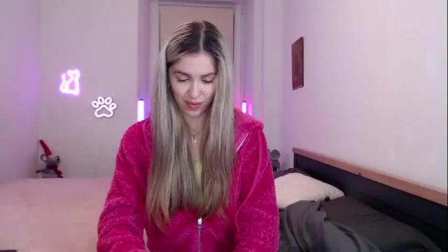 Image 12 of hot_berry69 Stream on Chaturbate on 1 month ago
