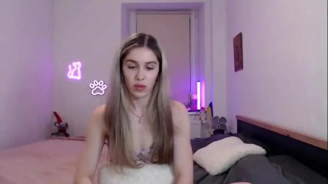Image 2 of hot_berry69 Stream on Chaturbate on 1 month ago