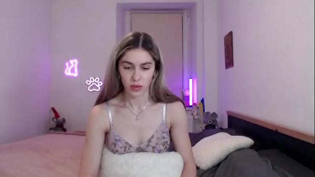 Image 4 of hot_berry69 Stream on Chaturbate on 1 month ago