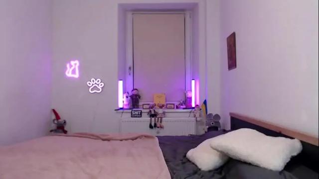 Image 7 of hot_berry69 Stream on Chaturbate on 1 month ago