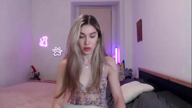 Image 8 of hot_berry69 Stream on Chaturbate on 1 month ago