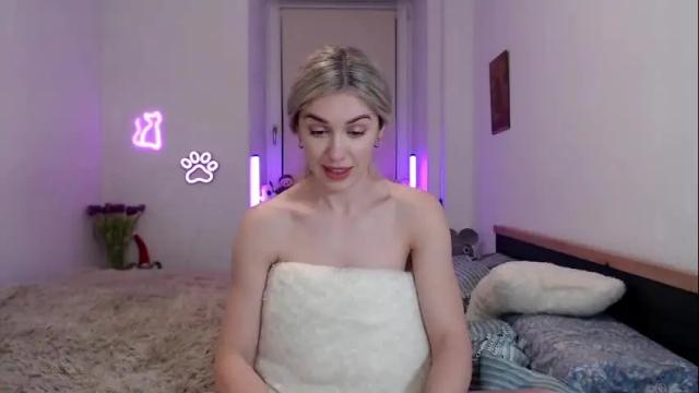 Image 12 of hot_berry69 Stream on Chaturbate on 1 month ago