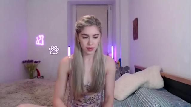 Image 2 of hot_berry69 Stream on Chaturbate on 1 month ago