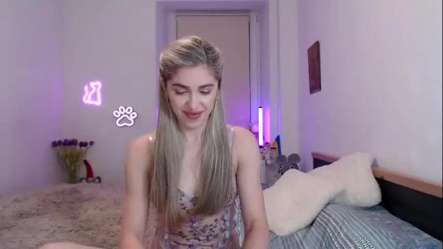 Image 3 of hot_berry69 Stream on Chaturbate on 1 month ago