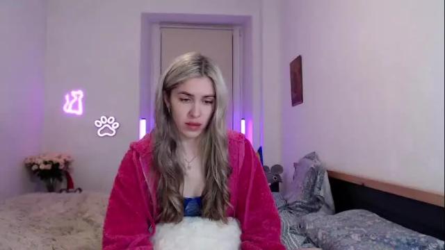 Image 12 of hot_berry69 Stream on Chaturbate on 1 month ago