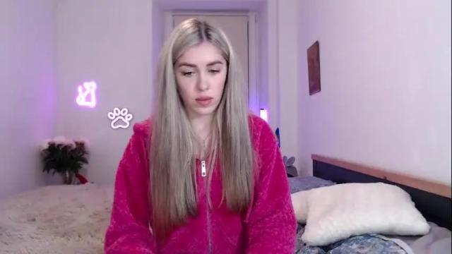 Image 10 of hot_berry69 Stream on Chaturbate on 19 days ago