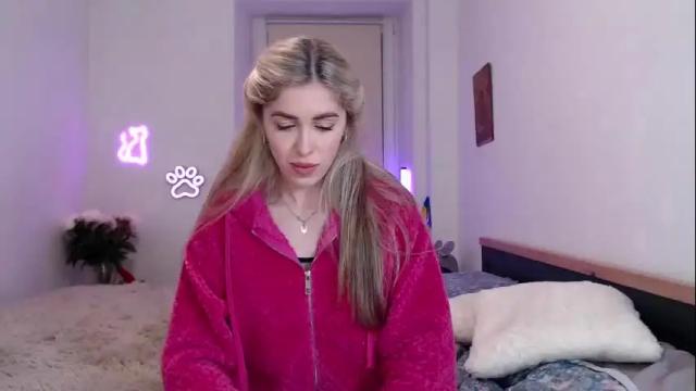 Image 11 of hot_berry69 Stream on Chaturbate on 19 days ago