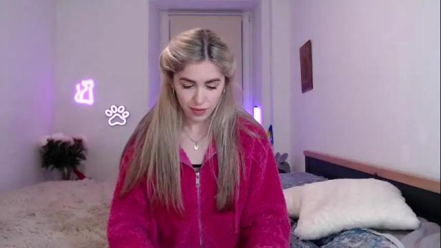 Image 12 of hot_berry69 Stream on Chaturbate on 19 days ago