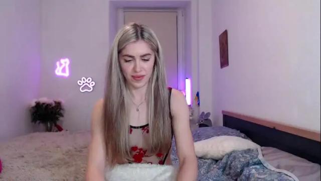 Image 6 of hot_berry69 Stream on Chaturbate on 19 days ago