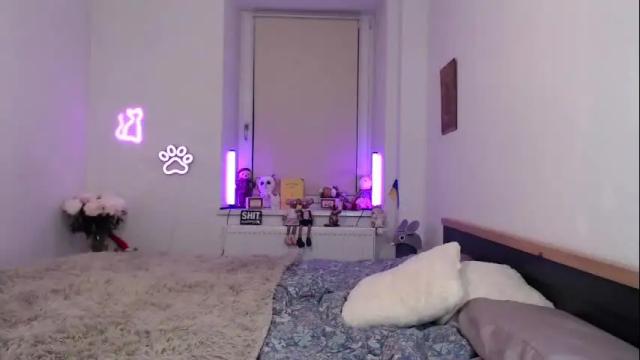Image 10 of hot_berry69 Stream on Chaturbate on 15 days ago