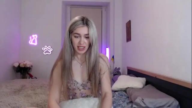 Image 12 of hot_berry69 Stream on Chaturbate on 13 days ago
