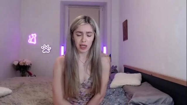 Image 3 of hot_berry69 Stream on Chaturbate on 13 days ago