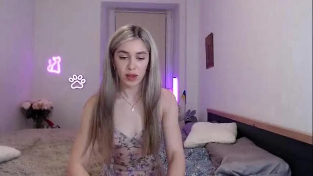 Image 7 of hot_berry69 Stream on Chaturbate on 13 days ago
