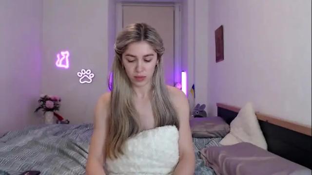 Image 12 of hot_berry69 Stream on Chaturbate on 5 days ago