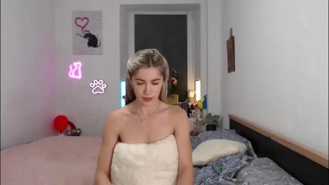 Image 8 of hot_berry69 Stream on Chaturbate on 1 month ago