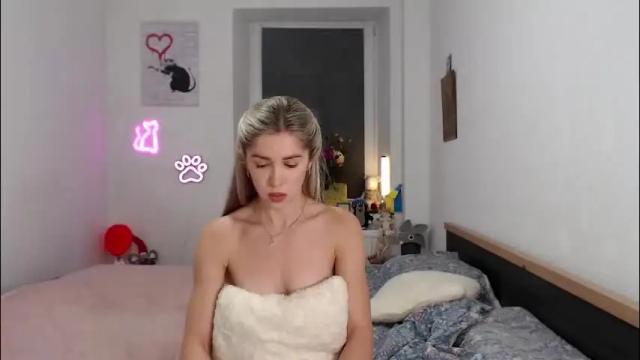 Thumbnail 3, hot_berry69's Stream at Chaturbate, 1 month ago