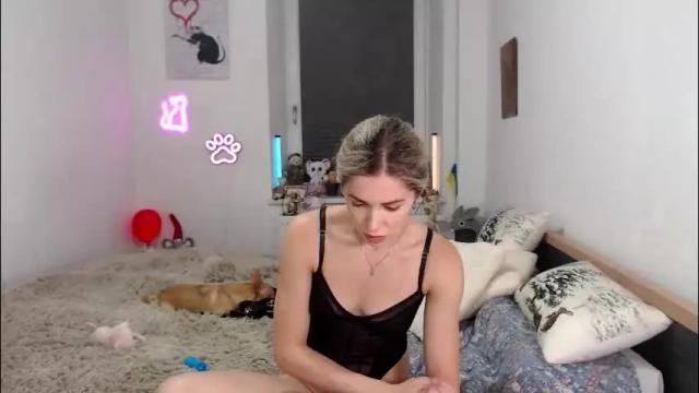 Image 3 of hot_berry69 Stream on Chaturbate on 3 days ago