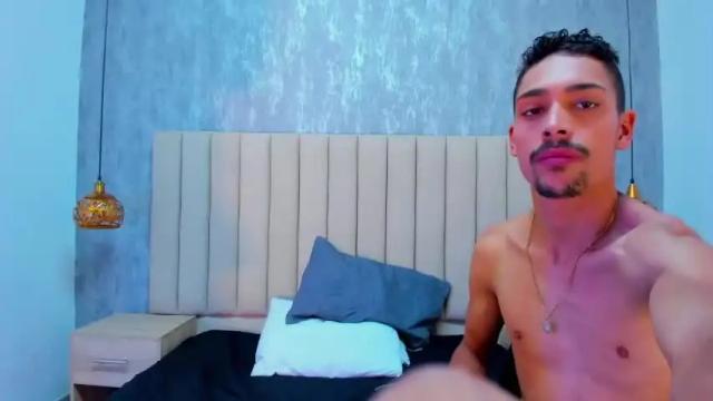 Image 6 of hot_bunnies_14 Stream on Chaturbate on 18 months ago