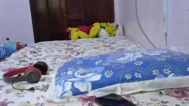 Image 2 of hot_desiiree Stream on Chaturbate on 22 months ago
