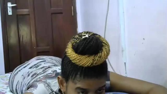 Image 3 of hot_desiiree Stream on Chaturbate on 22 months ago