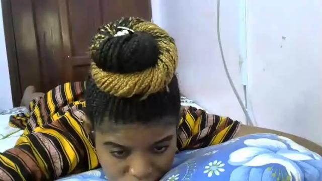 Image 12 of hot_desiiree Stream on Chaturbate on 21 months ago