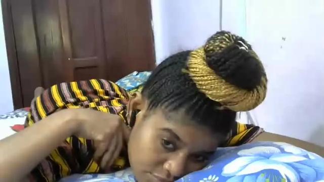 Image 4 of hot_desiiree Stream on Chaturbate on 21 months ago