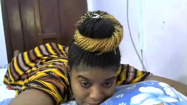 Image 6 of hot_desiiree Stream on Chaturbate on 21 months ago
