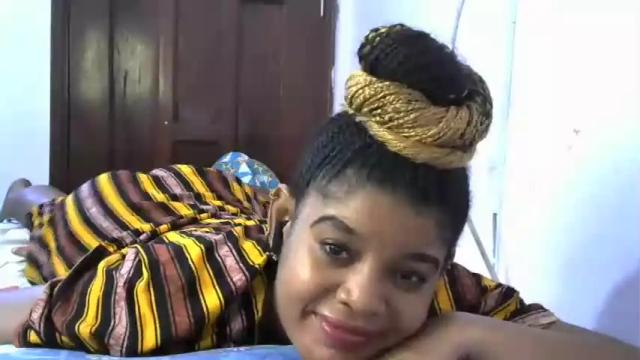 Image 2 of hot_desiiree Stream on Chaturbate on 21 months ago