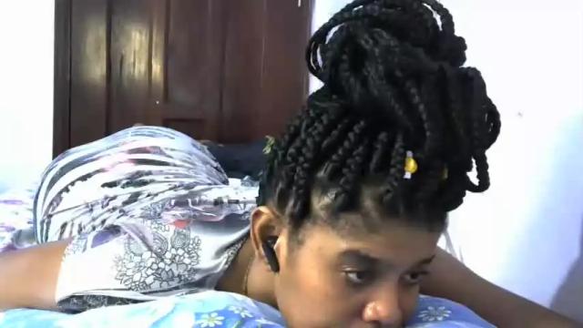 Image 12 of hot_desiiree Stream on Chaturbate on 21 months ago