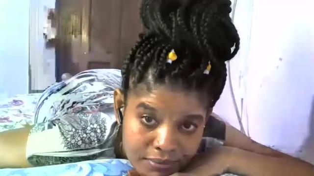 Image 3 of hot_desiiree Stream on Chaturbate on 21 months ago