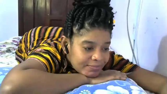 Image 8 of hot_desiiree Stream on Chaturbate on 21 months ago