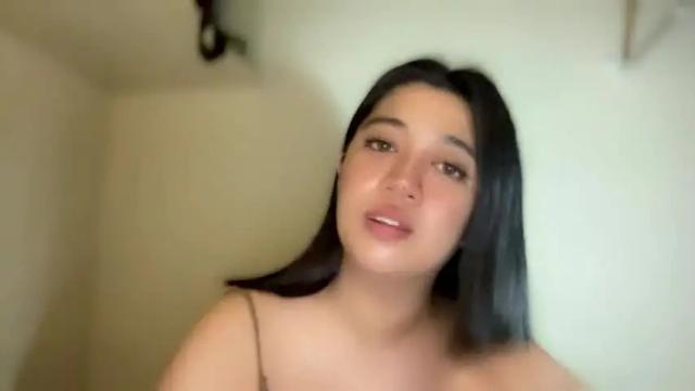 Image 10 of hot_elisse Stream on Chaturbate on 15 months ago