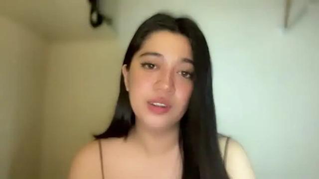 Image 7 of hot_elisse Stream on Chaturbate on 15 months ago