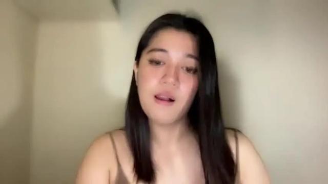 Image 2 of hot_elisse Stream on Chaturbate on 24 months ago