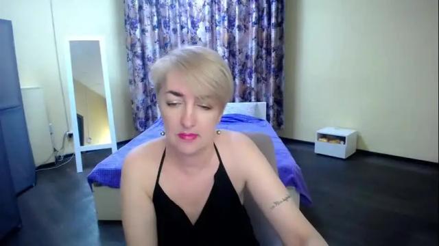 Image 2 of hot_girl87 Stream on Chaturbate on 1 month ago