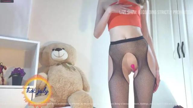 Image 6 of hot_july Stream on Chaturbate on 16 months ago