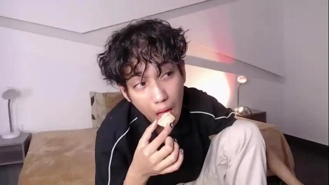 Image 8 of hot_little_bunny Stream on Chaturbate on 1 month ago