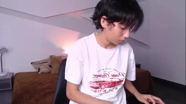 Image 11 of hot_little_bunny Stream on Chaturbate on 27 days ago